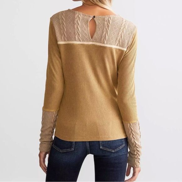 Gimmicks by BKE Tan and Brown Long Sleeve Top - Picture 8 of 8